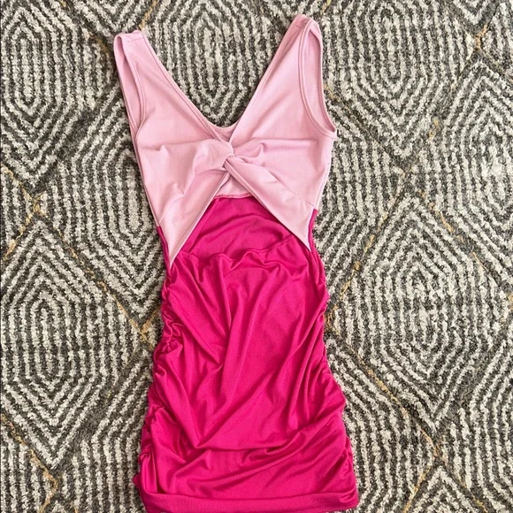 Colorblock Twist Cut Out Bodycon Dress Sz Medium Amazon - Picture 2 of 5